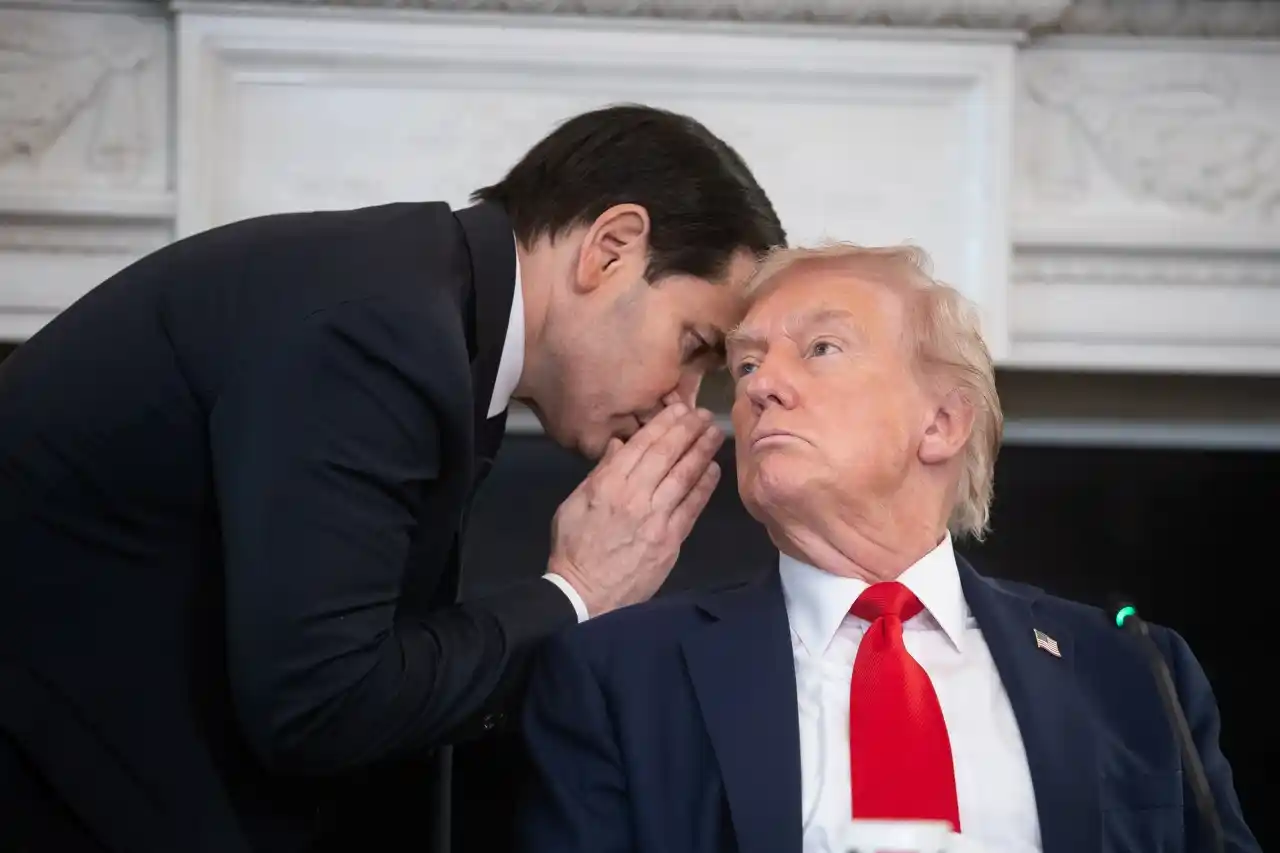 "Historia de un Paso hacia la Paz: Israel y Hamas alcanzan acuerdo en la primera etapa del plan de reconciliación para Gaza, con la bendición de Trump"