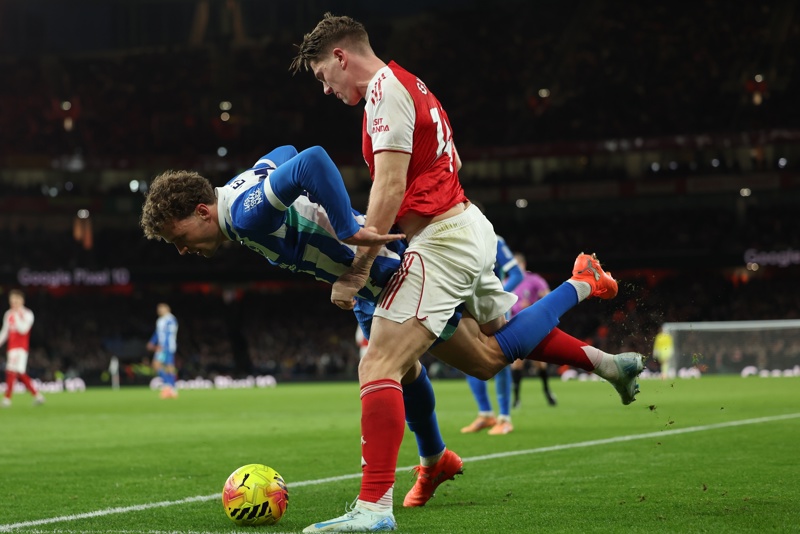 La victoria de los Gunners: Arsenal supera a Brighton en un partido lleno de drama y emociones