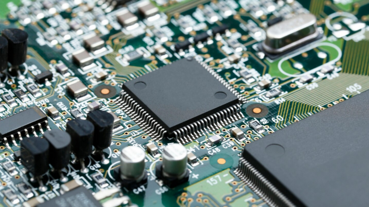 La Unión Europea impone dura respuesta a la competencia tecnológica con un arancel que revoluciona el mercado de los procesadores Intel y AMD