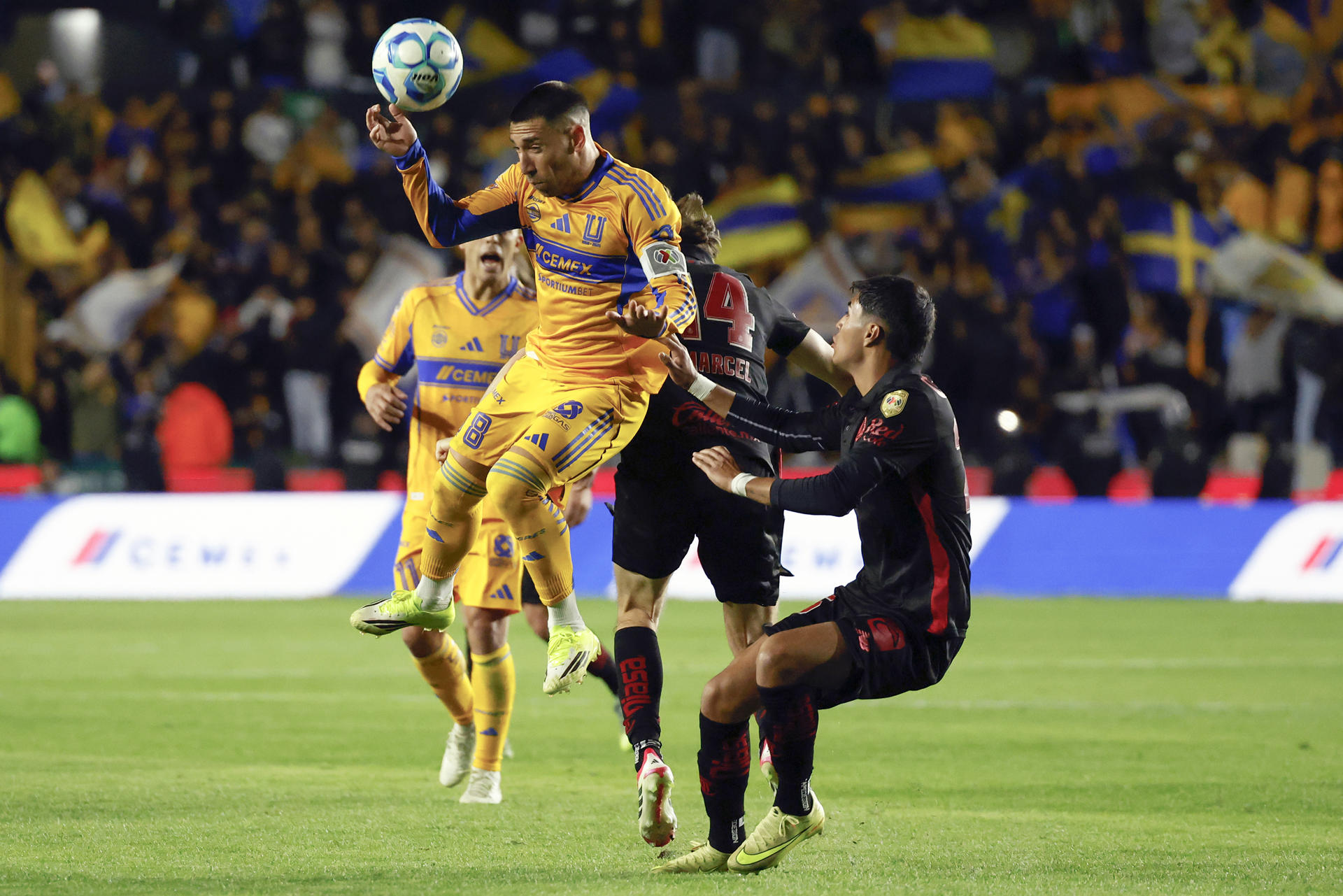 La caída del líder: Tigres UANL derrota a Tolca y se apodera de la cabeza de la tabla.